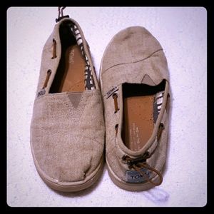 Girls size 4 Toms